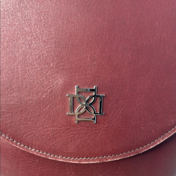 DOMINIE "THE TALIA" LEATHER BACKPACK in wine Burgundy - Picture 6 of 10